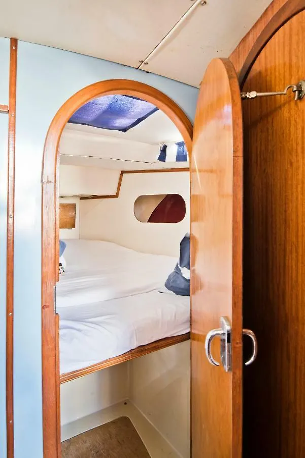Bmyguest-Evamia River Boat Лиссабон 3*,  Португалия