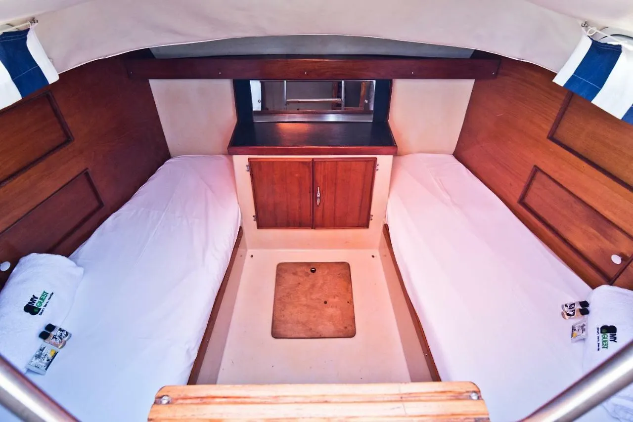Bmyguest-Evamia River Boat Лиссабон