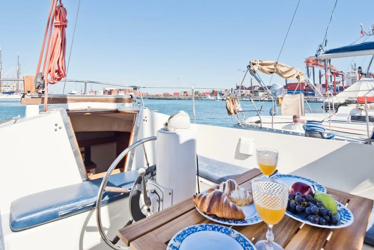 Bmyguest-Evamia River Boat Lisboa